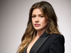 Why Kelly Clarkson is feuding with a New York store